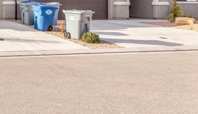 Escondido 2343 & 2355 Retreat, Connected homes with 10 Bedrooms, sleeps 40, and endless amenities