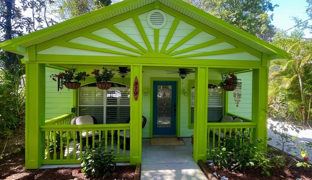 Escondido Boutique Bungalow in Crystal Beach- Inquire for Seasonal Savings!