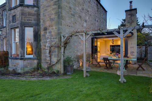 Eskbank Terrace Spacious House