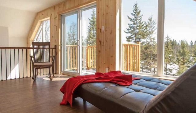 ESKER NATURE TWO BEDROOMS & MEZZANINE LAKE VIEW ACCESS TO SPA, SAUNA & YURT