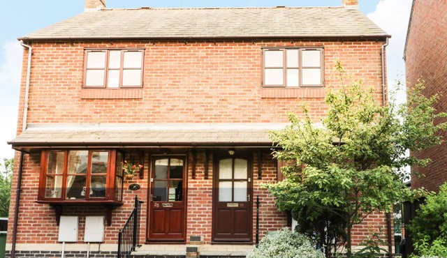 ESKVIEW COTTAGE, family friendly, with a garden in Ruswarp