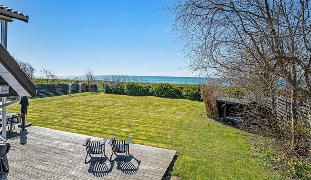 "Esme" - 30m from the sea by Interhome