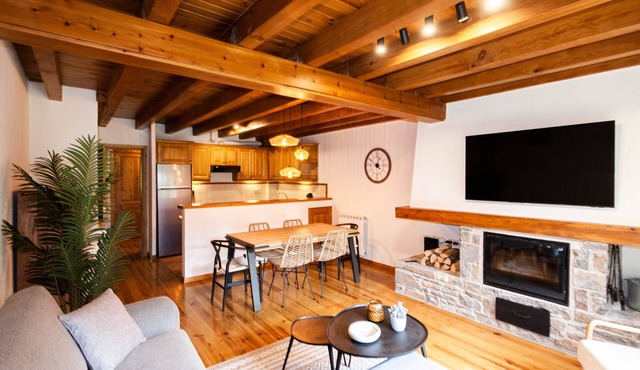 Espacioso Apartamento con Jardín en Salardú