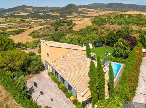 Espectacular casa de diseño con piscina en Navarra