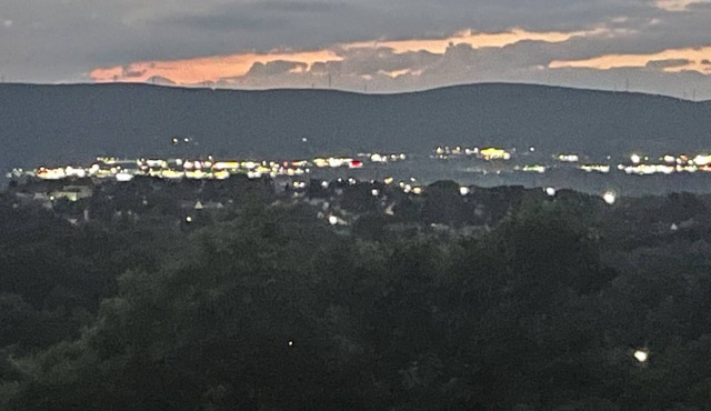 Espectacular view to the city of Scranton from your bedroom window