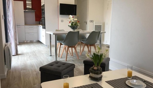 Espelette la vallee des noyers