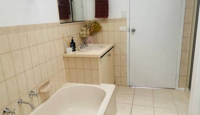 Esplanade bay views - 5 min walk to ferry, main street & beach