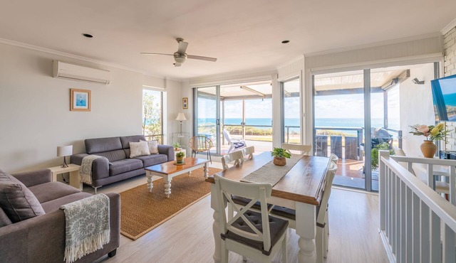 Esplanade Port Willunga Beach. Sea views, sunsets and a short walk to the beach!