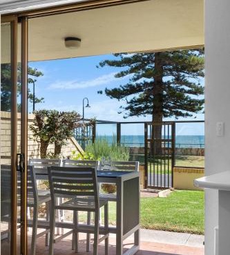 Esplanade Retreat on Melrose