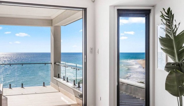 Esplanade - "SeaScape"- Luxury Beach Front - 180° Views - Wifi