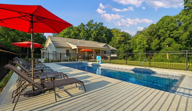 Espolon Ranch | 5BR, Pool, & Pickleball