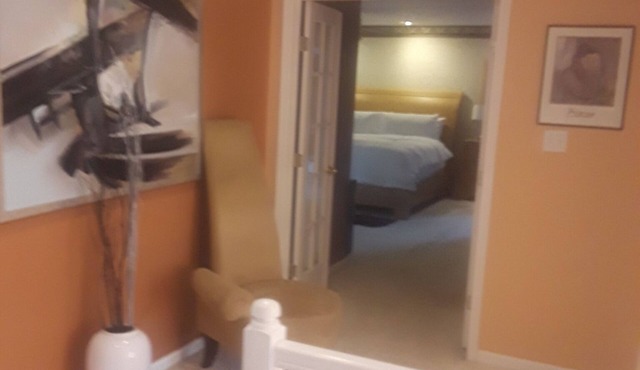 Essence Suite W/Spa Bath