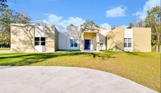 Esta magnifica casa para vacaciones y negocios