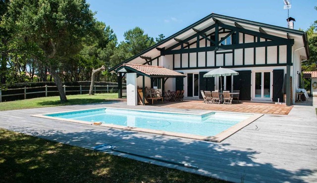 Estagnots Beach and Lake on foot