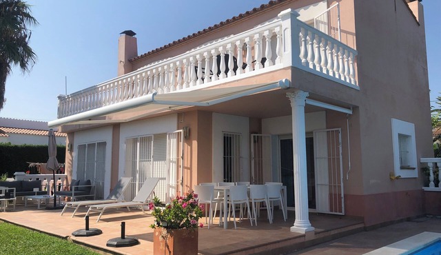 ESTARTIT VILLA QUIET QUIET PRIVATE POOL GARDEN WIFI LINEN HOUSEHOLD INCLUDED