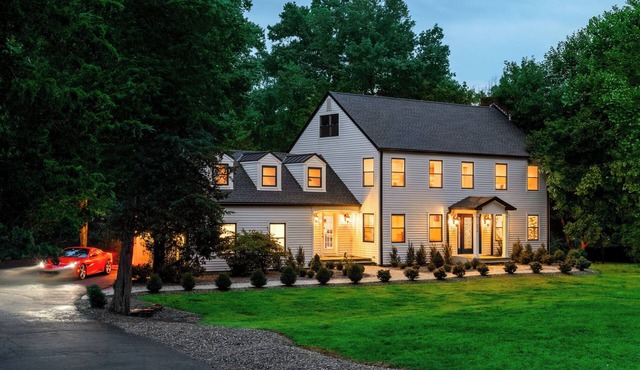 Estate 5BR 3.5Bath with IGLOO, Game Rm, Fire Pit sleeps 16- 5min Princeton dwtn