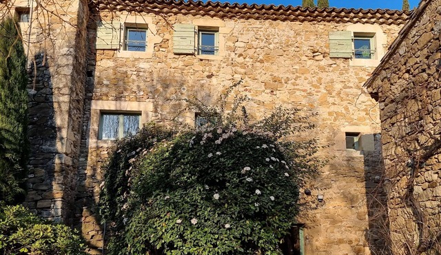 ESTATE FOR 40 PEOPLE