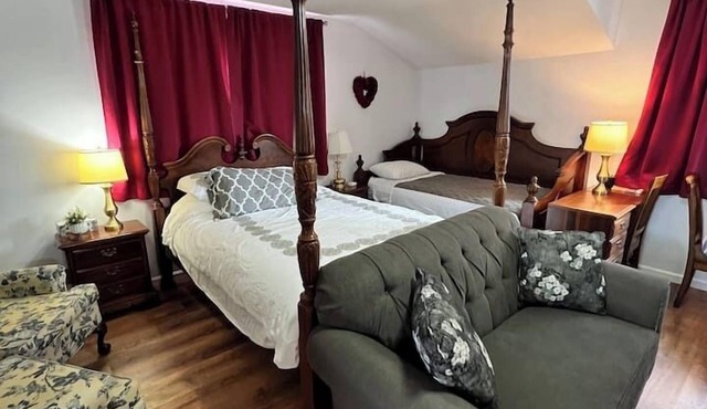 Estate Guest Home—Upstairs, EV Charger on site