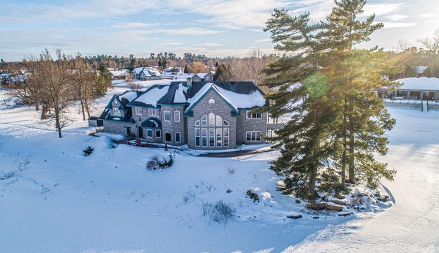 Estate house on the Ottawa river with 47 KM's of boating