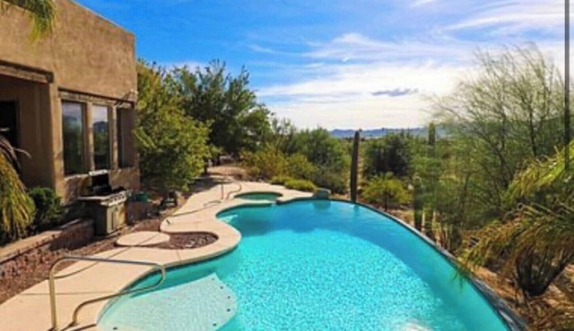 Estate, PVT, 8 BDR/7 BATHS, 12’ Ceilings, PVT Weddings, Salt water pool/Jacuzzi
