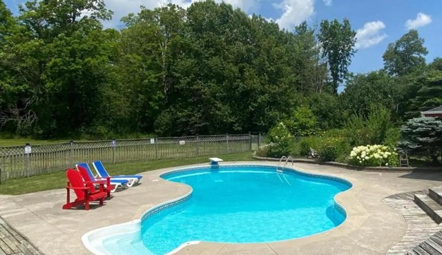 Estate ~ Swimming Pool ~ Games ~ Kawartha Lakes