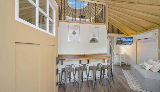 Estelle: Luxe-Yurt |Sleep under the starsI Hot Tub