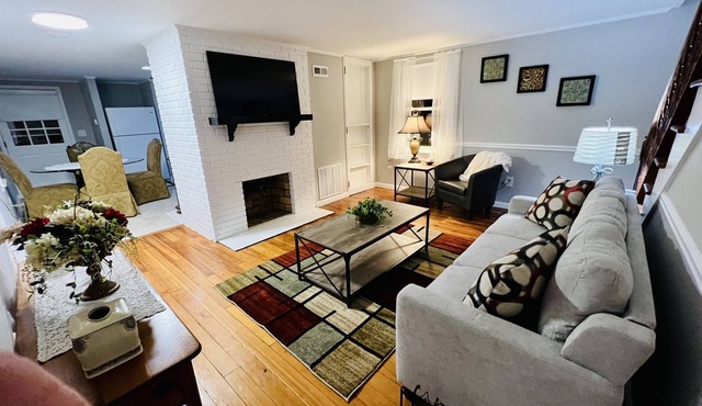 Estes Cottage Located in Sperryville, VA