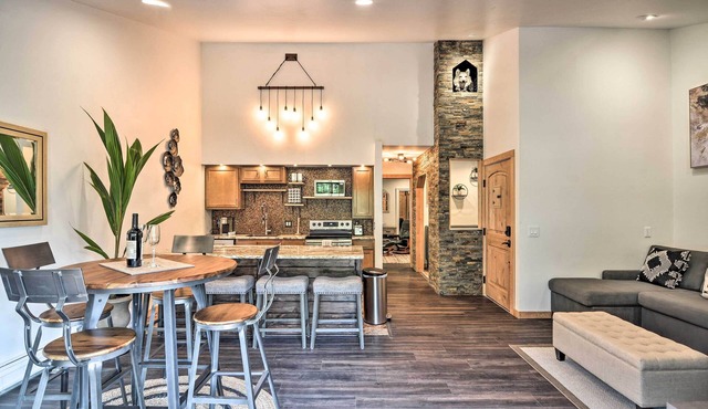 Estes Park Condo ~ 1 Mi to Rmnp!