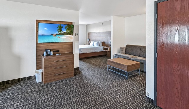 Estherville Hotel & Suites