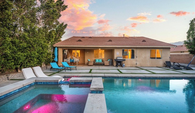 Estrella Escape, Pool, Spa & Game Room Fun