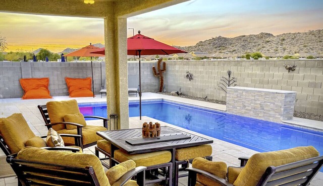Estrella Skies Backyard Delight, Stunning Pool 4 Beds 2 Bath, Vacation Retreat