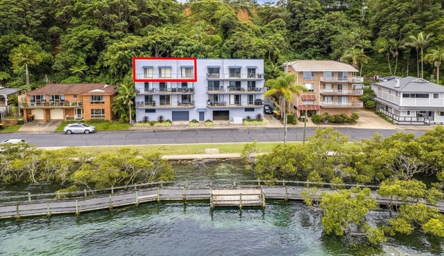 Estuary - Chasing water views? TOP floor unit certainly delivers this & more!