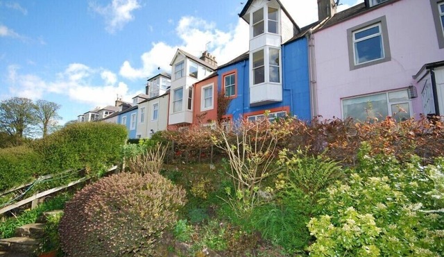 ESTUARY VIEW, family friendly, country holiday cottage in Alnmouth