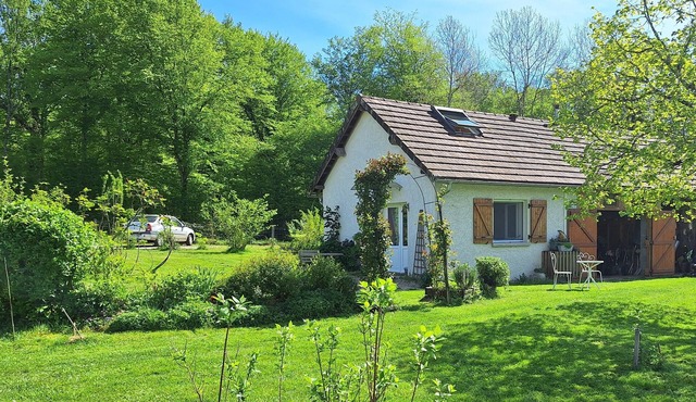 Estuvi - La Chevêche Eveillée, a break in the countryside. Bicycle shelter. Pets ok