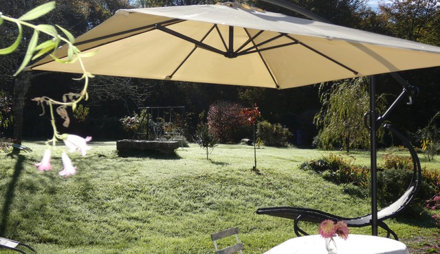 Estuvi - La Sittelle Enchantée, a break in the countryside. bike shelter, animals ok