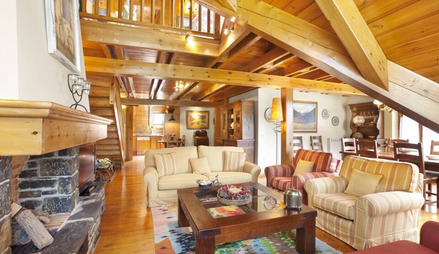 Eth Pui Splendid 164m2 duplex apartment in the beautiful village of Salardú