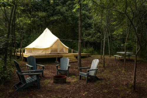 Ethereal Glamping Bell Tent Haven Near Sinking Creek, Missouri