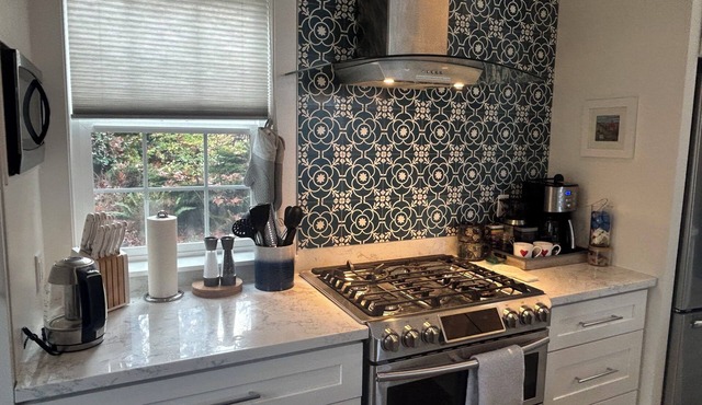 Etoile Bleue - A water view retreat with sauna on Bainbridge Island