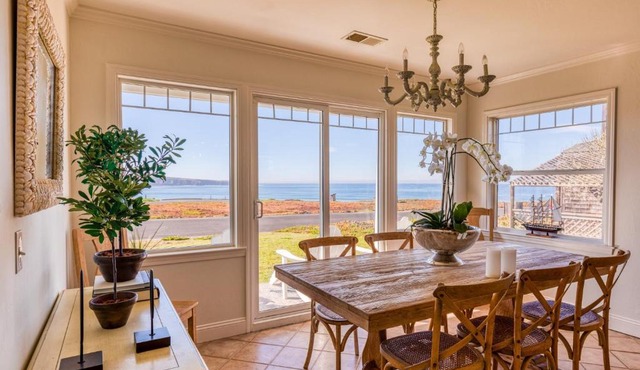 Etoile De Mer The Star of the Sea Luxurious Walk to Beach Pool Table, Foosball, Ping Pong VIEWS