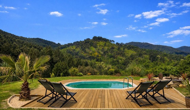 Etoile du Sud, family holiday home for 6 people with private pool.