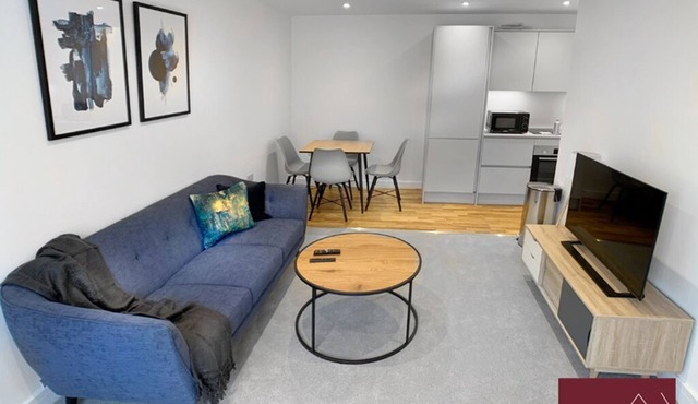 Eton, Windsor - 1 Bedroom Flat - With Parking