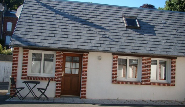 Etretat House close to the center with parking 10 minutes from the beach