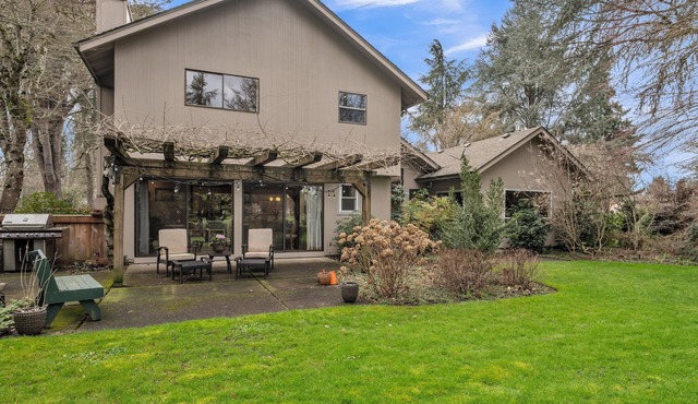 Eugene - Close to everything by RedAwning