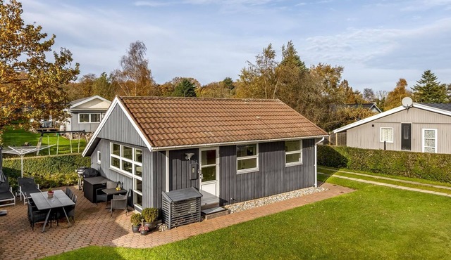 "Eugenia" - 300m from the sea by Interhome