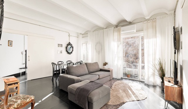 Eulalias Lodges Barcelona