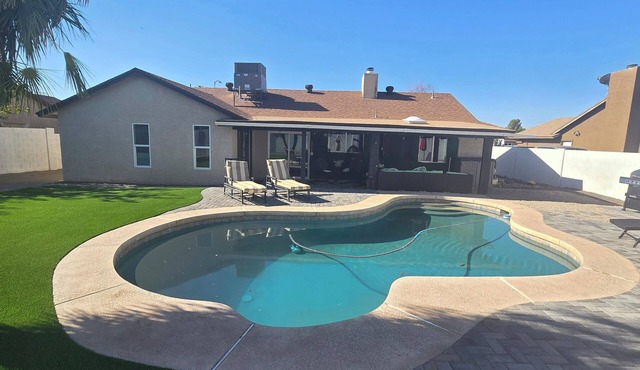 EUPHORIA IN PEORIA! Heated Pool, Prime Location & Good Vibes! 5 Mins to Westgate