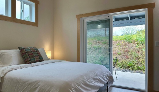 European Style Cottage in Oregon's Willamette Valley Wine Country - Cottage #2