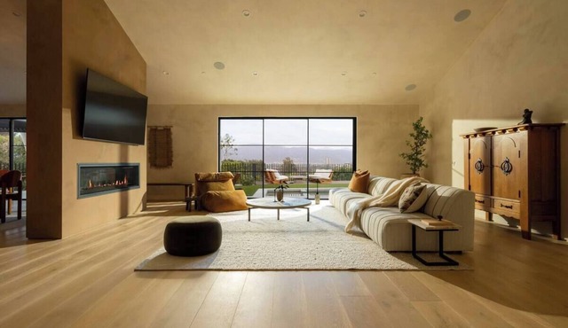 European style Home w/Pool, Fire Pit & City Views