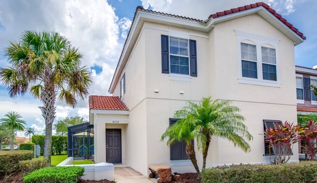 EV 4550 - 4 Bed 3 Bath Townhome with South-Facing Private Pool and amazing