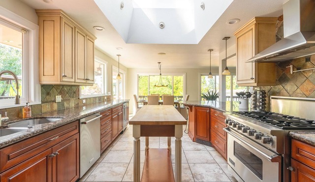 EV Charger Walk to Lake/Minutes from Marymoor/Downtown/Seattle